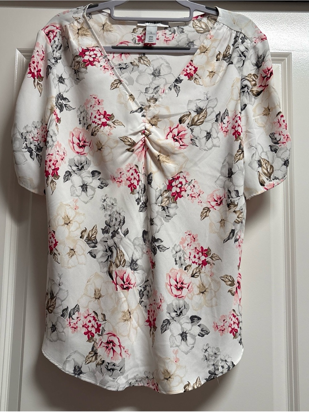 White House black market Floral Twist-Front Blouse - White with Pink & Gray med